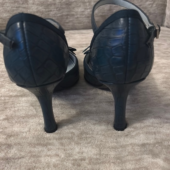 Emerald Green Alligator Printed Leather Aigner pointed heels! - Picture 5 of 7